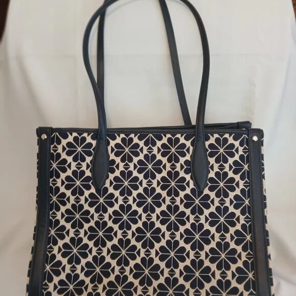 Kate Spade Flower Jacquard Market Tote - Picture 3 of 4